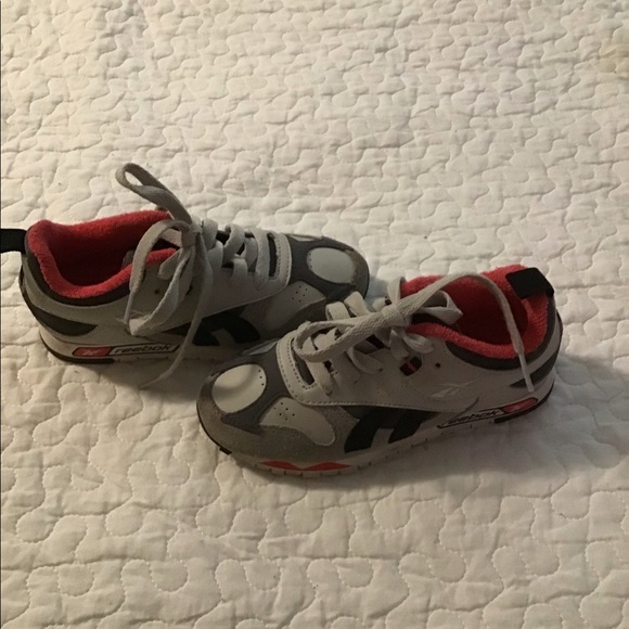 New like Reebok - Picture 2 of 4